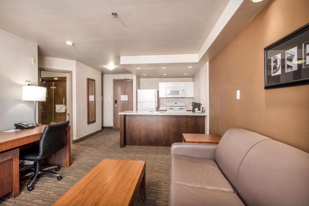 Homesuites By D3H Regina Exterior foto