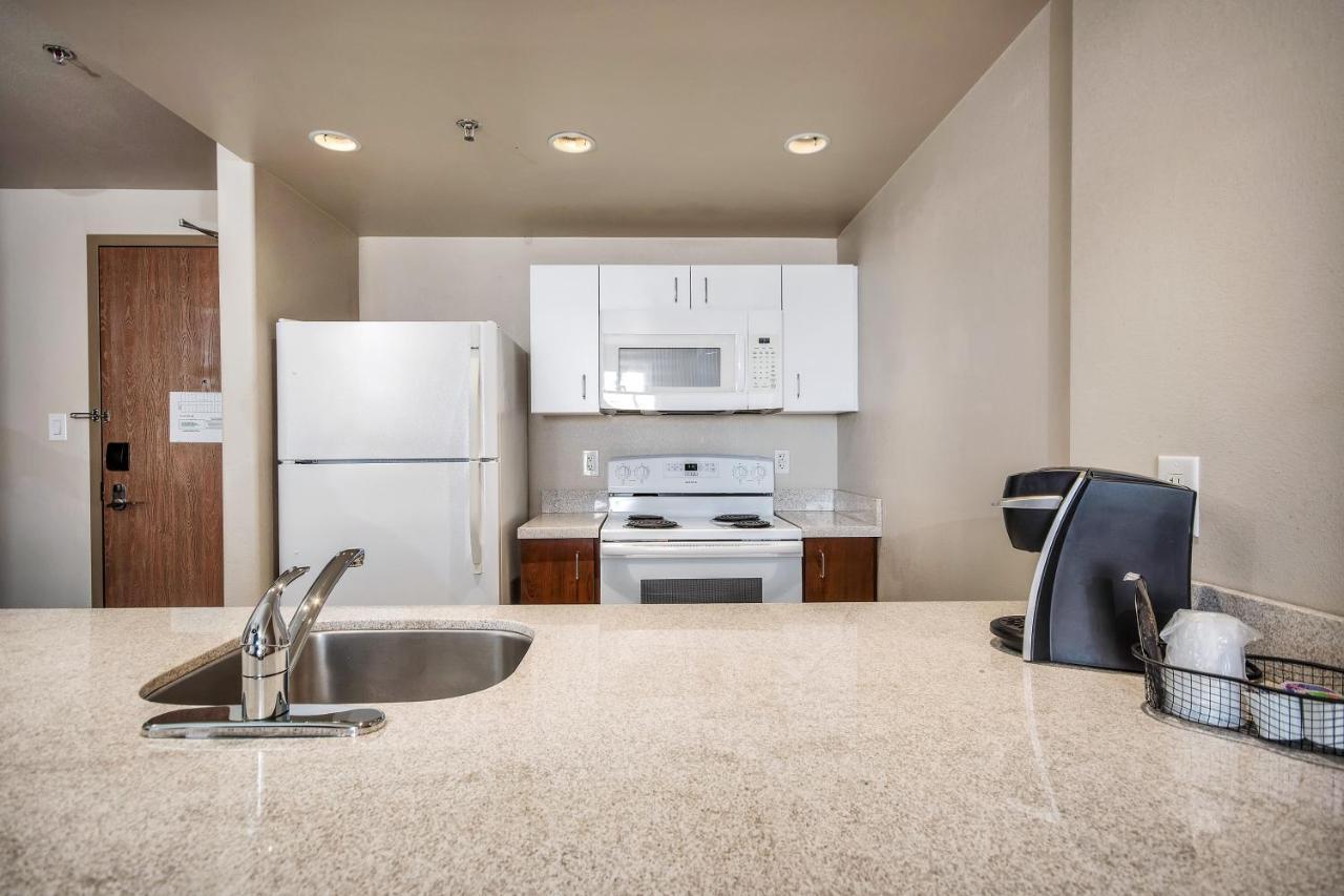 Homesuites By D3H Regina Exterior foto